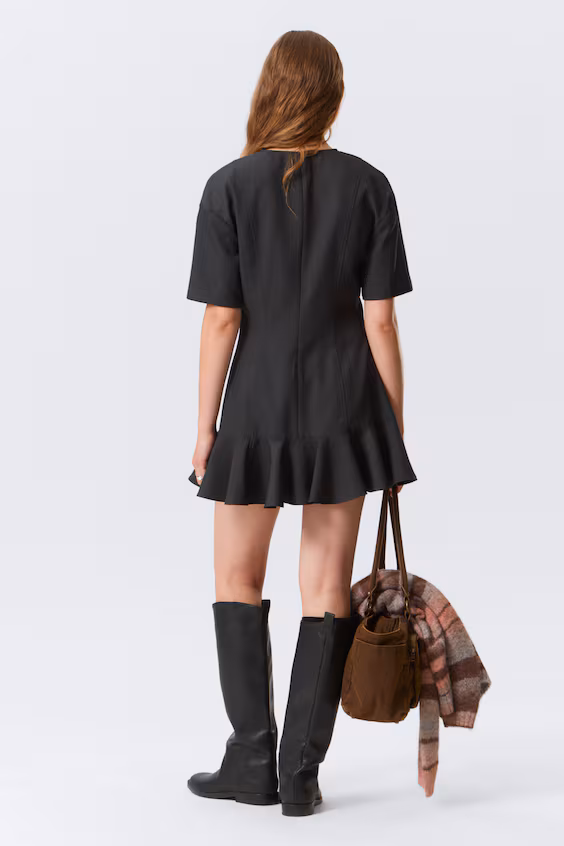 Мини-платье прямого силуэта