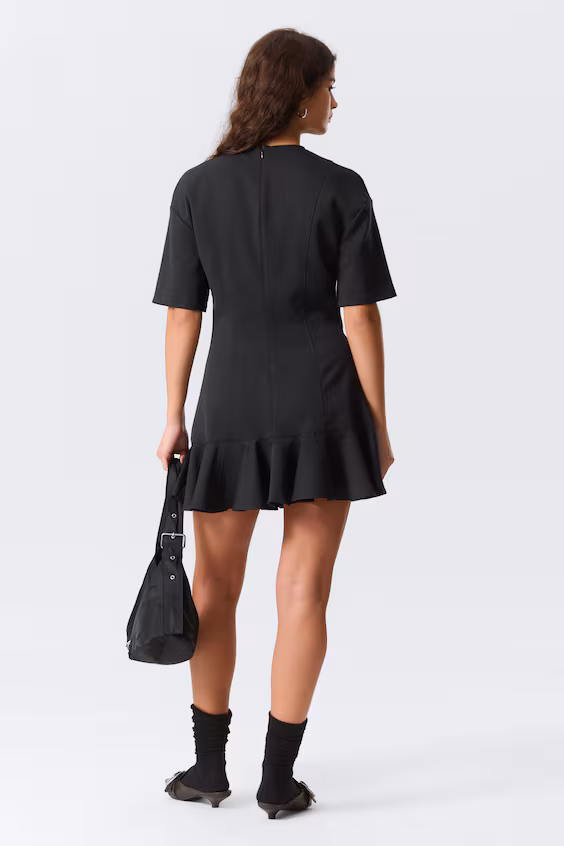 Мини-платье прямого силуэта