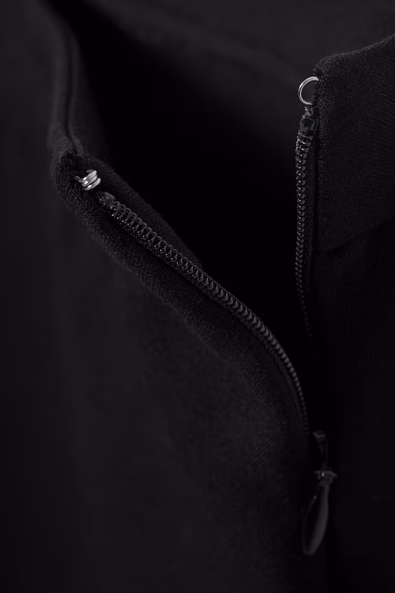 Брюки с низкой талией и расклешенным низом