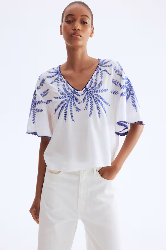 Топ с вышивкой