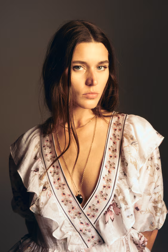 Блуза из смесового льна с баской