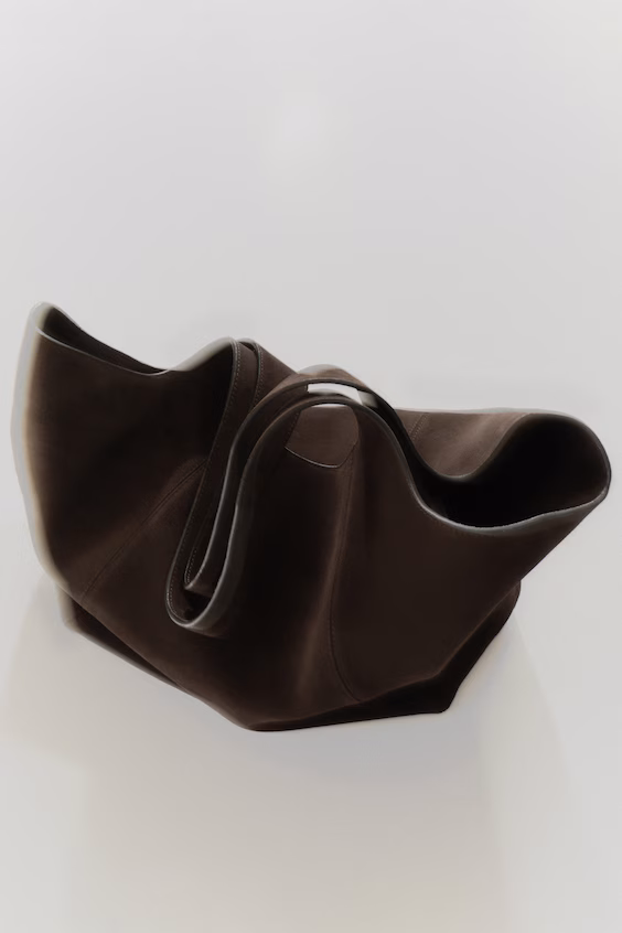 Структурная сумка-тоут из замши