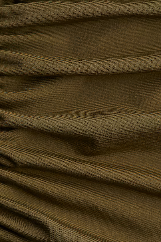 Свитер с драпировкой