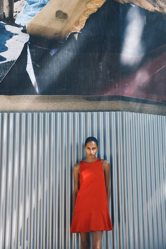 Платье прямого кроя из льна