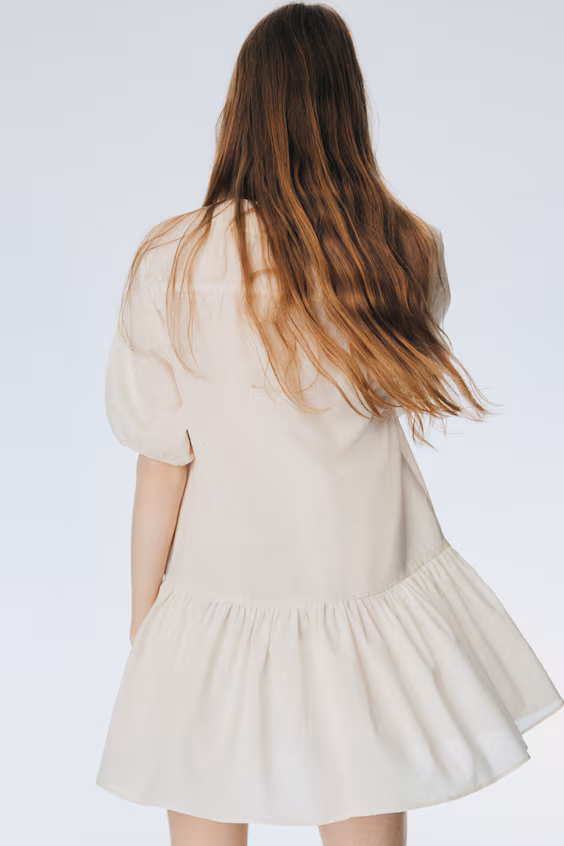 Платье с расклешённой юбкой