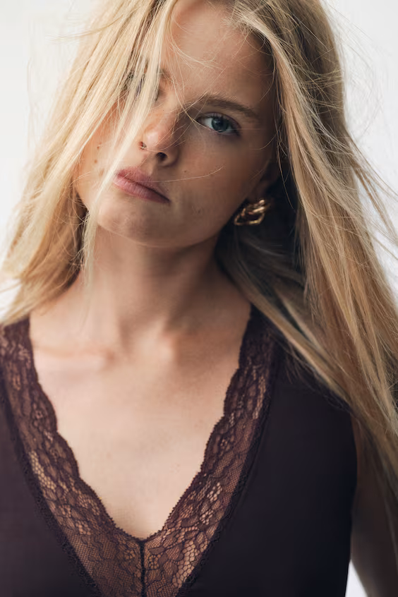 Боди-трусики с кружевом