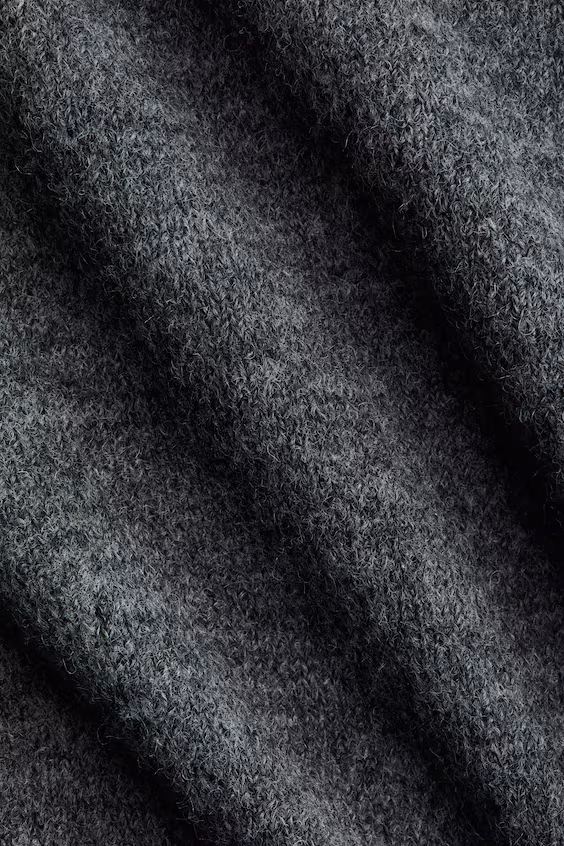 Водолазка в темно-серых оттенках