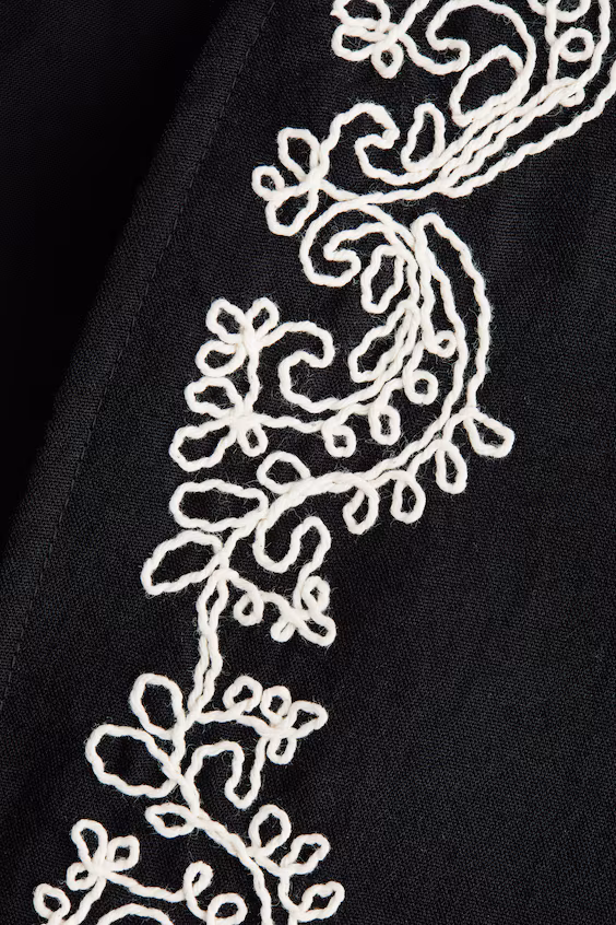 Жилет с вышивкой