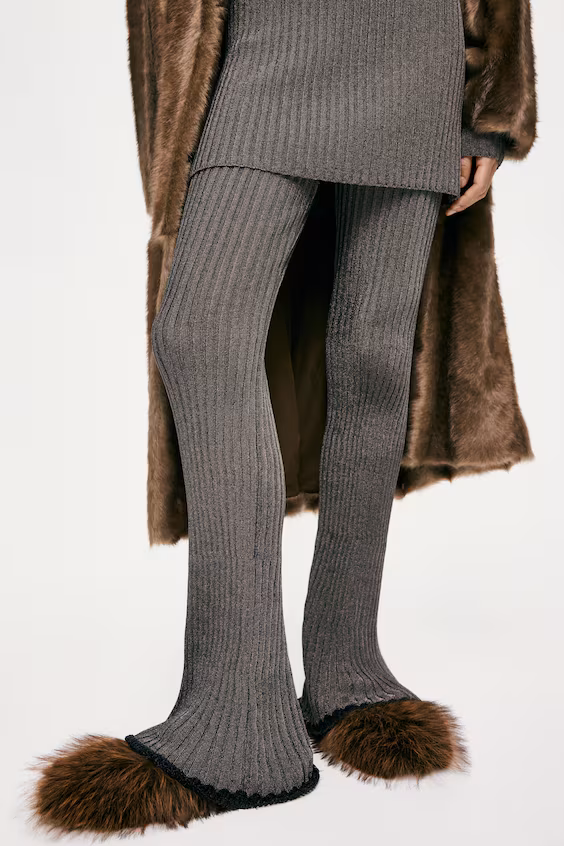 Украшенные шлепанцы