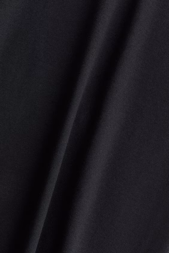 Футболка облегающего кроя