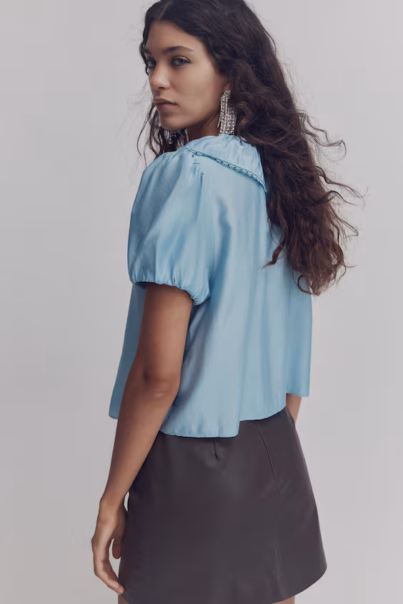 Топ с завязками спереди