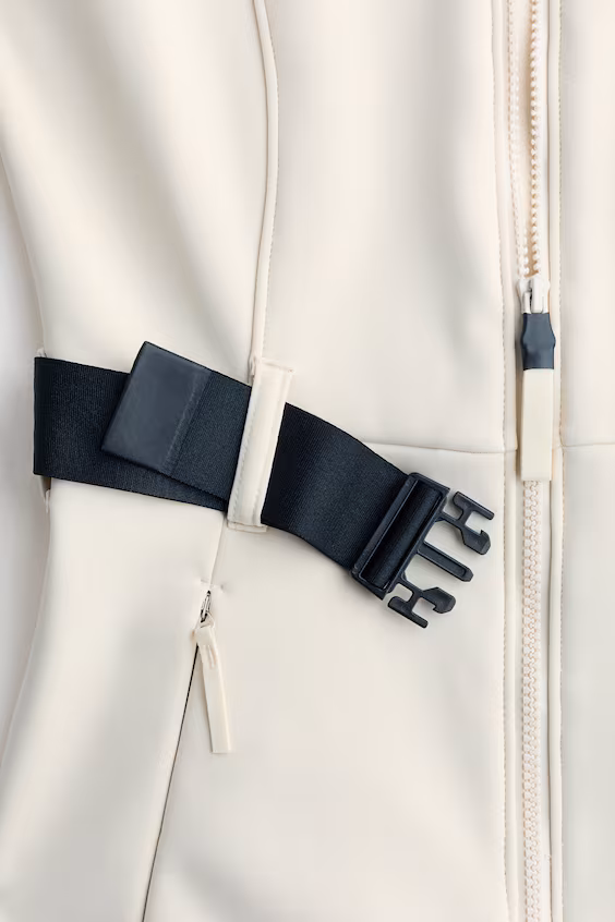 Костюм для занятий лыжным спортом с водоотталкивающей отделкой