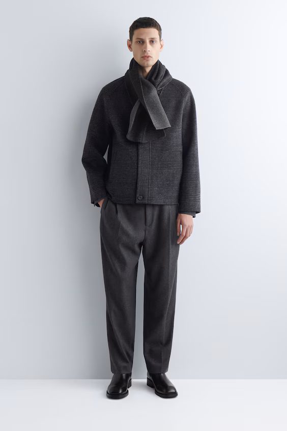 Шарф из шерсти с оборкой