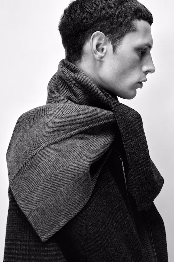 Шарф из шерсти с оборкой