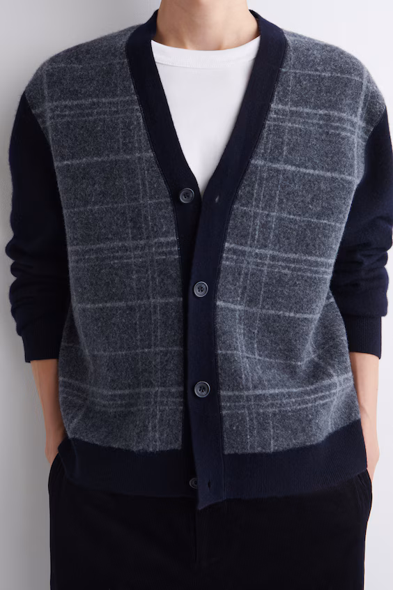 Кардиган из шерсти в клетку с вырезом в форме лодочки
