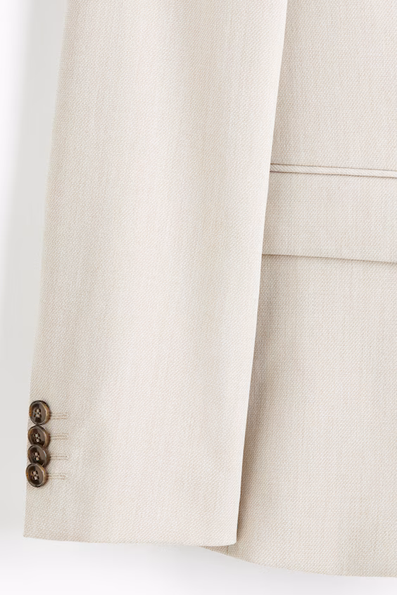 Узкая куртка с простой застежкой