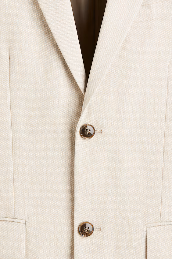 Узкая куртка с простой застежкой