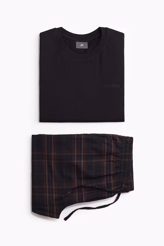 Пижама из свитера и брюк из хлопка