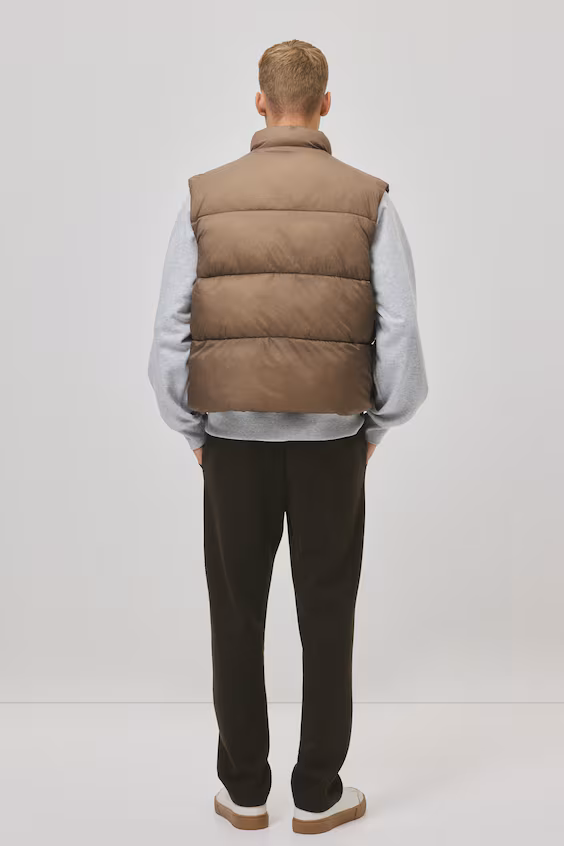 Жилет с водоотталкивающим наполнителем regular fit