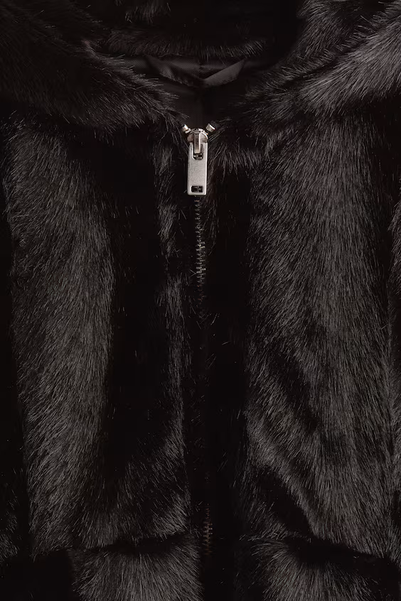 Плащ с капюшоном