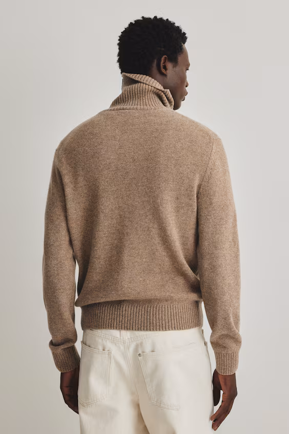 Пуловер из шерсти стандартного кроя