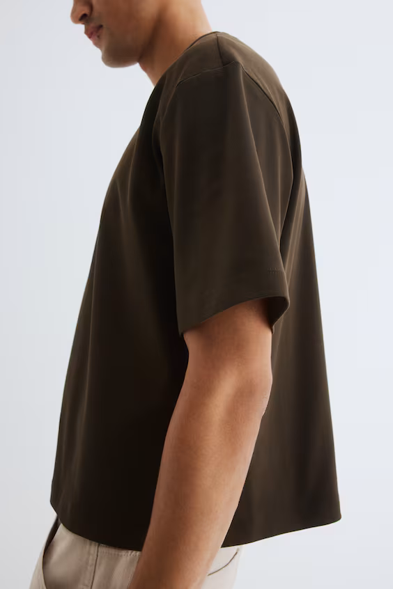 Футболка с квадратной формой loose fit