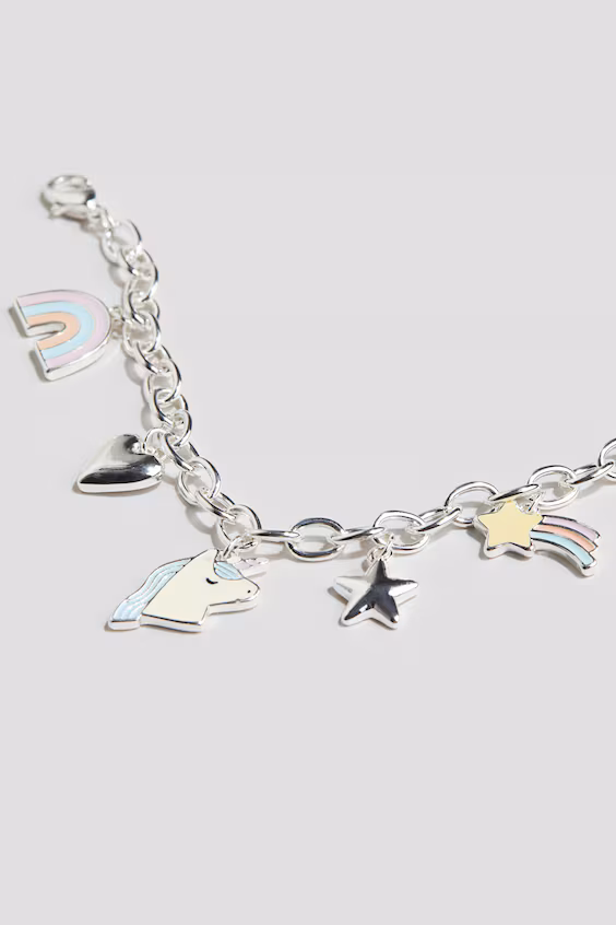 Браслет с подвесками