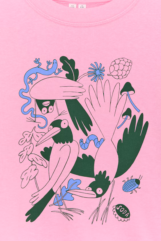 Свитер из легкой ткани