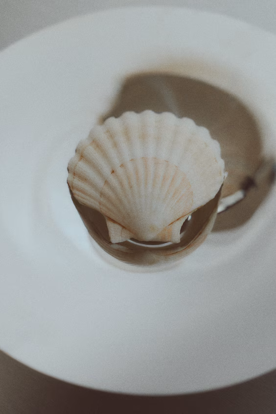 Тарелка с подставкой из нержавеющей стали