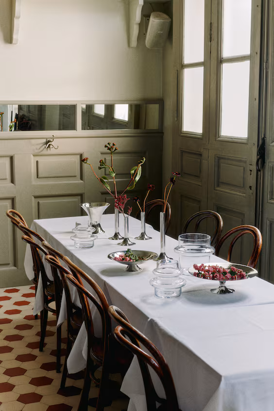 Тарелка с подставкой из нержавеющей стали