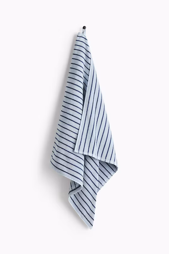 Полотенце для ванной в полоску