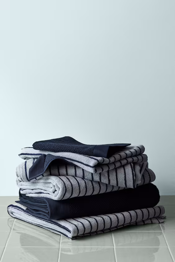 Полотенце для ванной в полоску