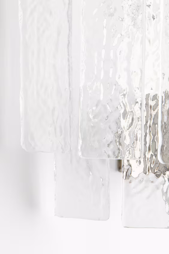 Настенный светильник из металла с хрустальными призмами