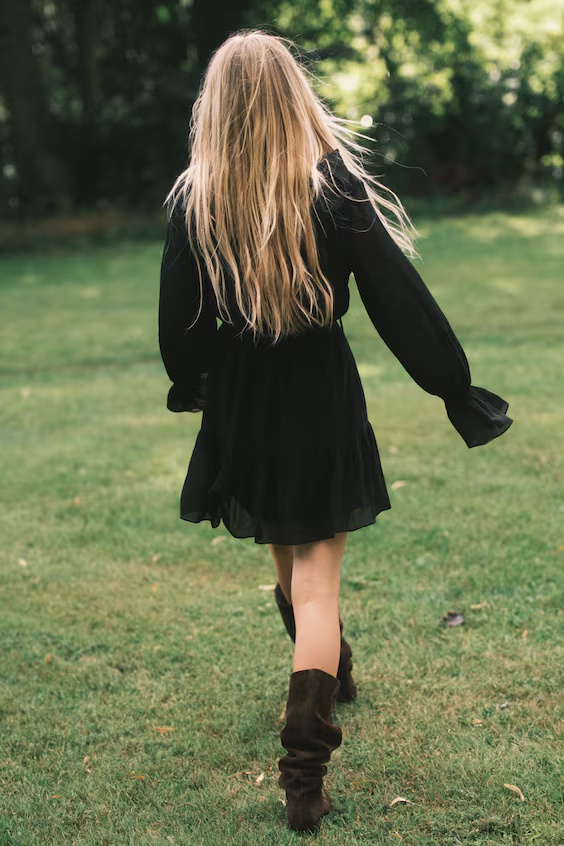 Платье с воротником с оборками