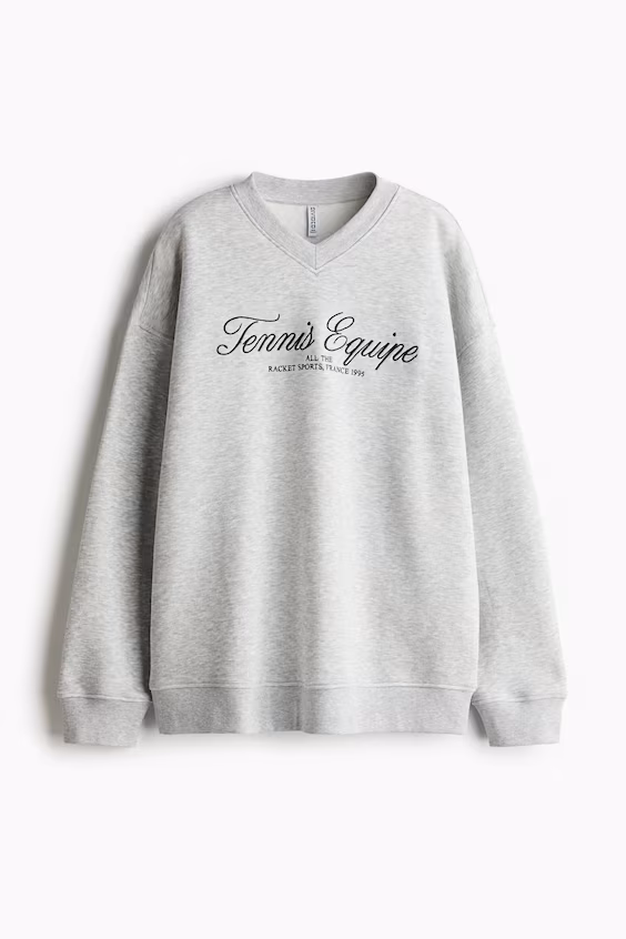 Оверсайз-свитшот с v-образным вырезом