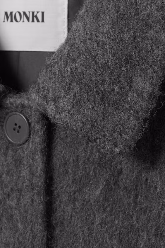 Пальто с одним пуговицей