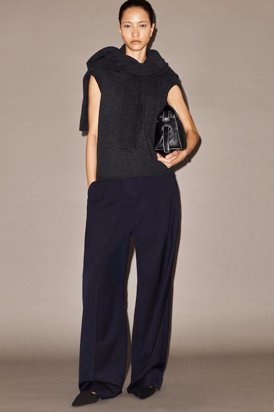 Широкие брюки из штапеля комфортного кроя