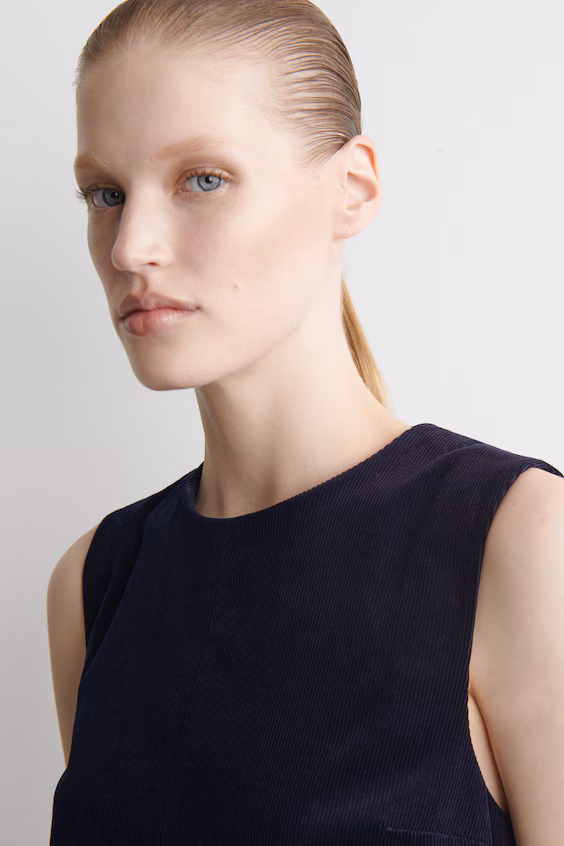 Мини-платье прямого кроя из вельвета