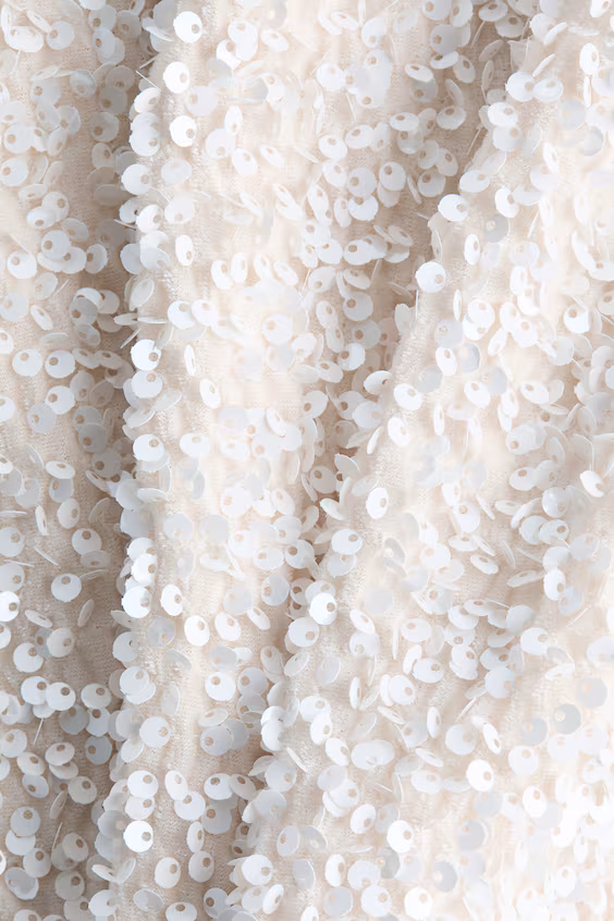 Паеточное мини-платье