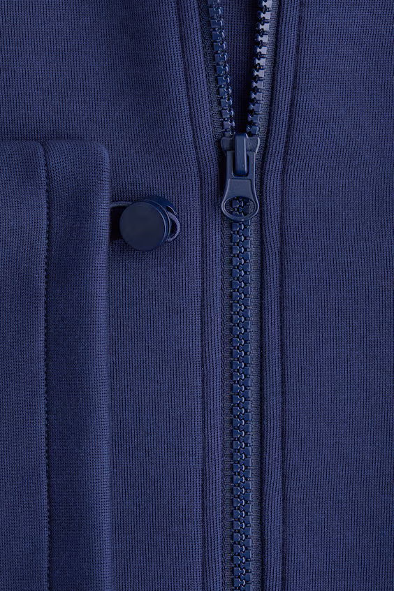 Плотный свитер с молнией из неопрена