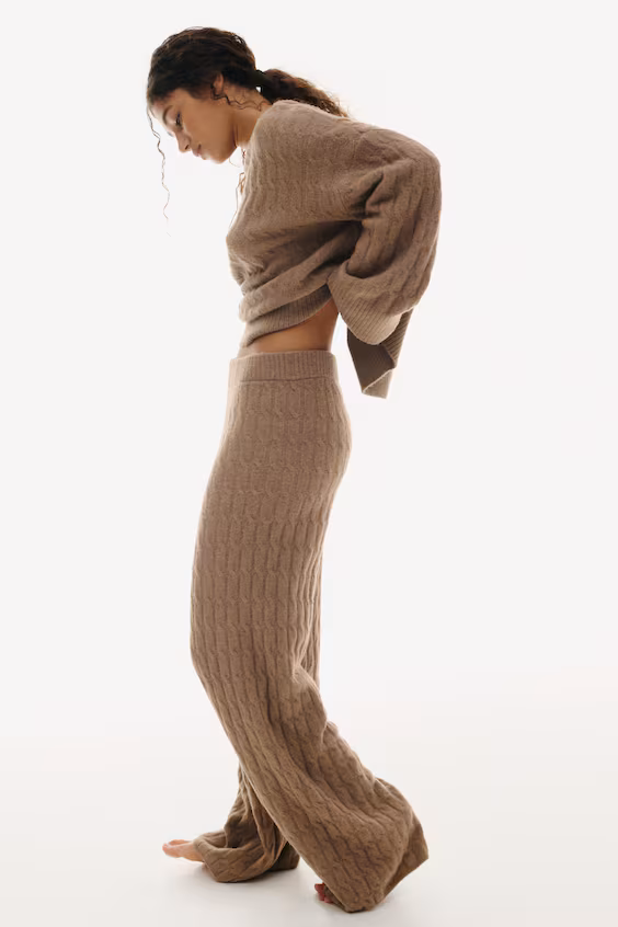 Брюки из рубчика с заплетенным узором