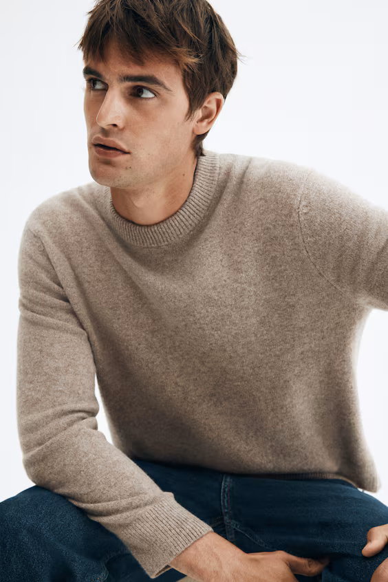 Плавный свитер из мериновой шерсти regular fit