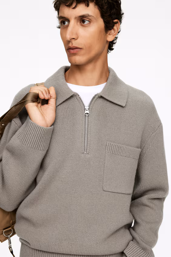 Пуловер из шерстяной мягкой ткани с молнией