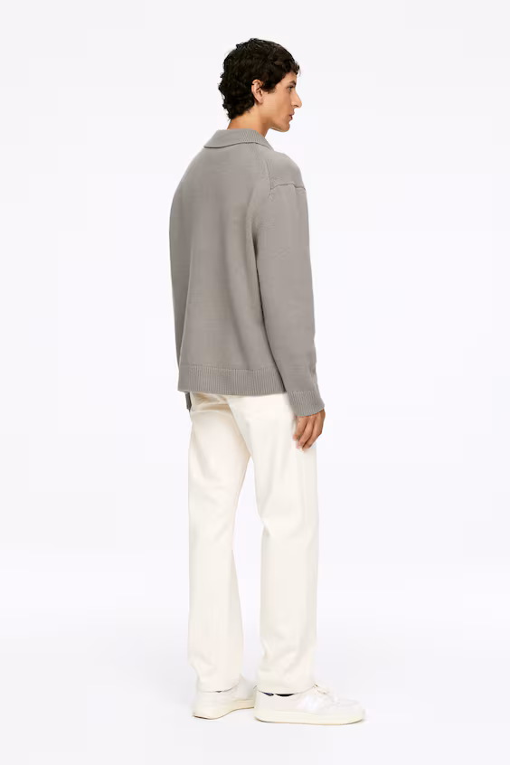 Пуловер из шерстяной мягкой ткани с молнией