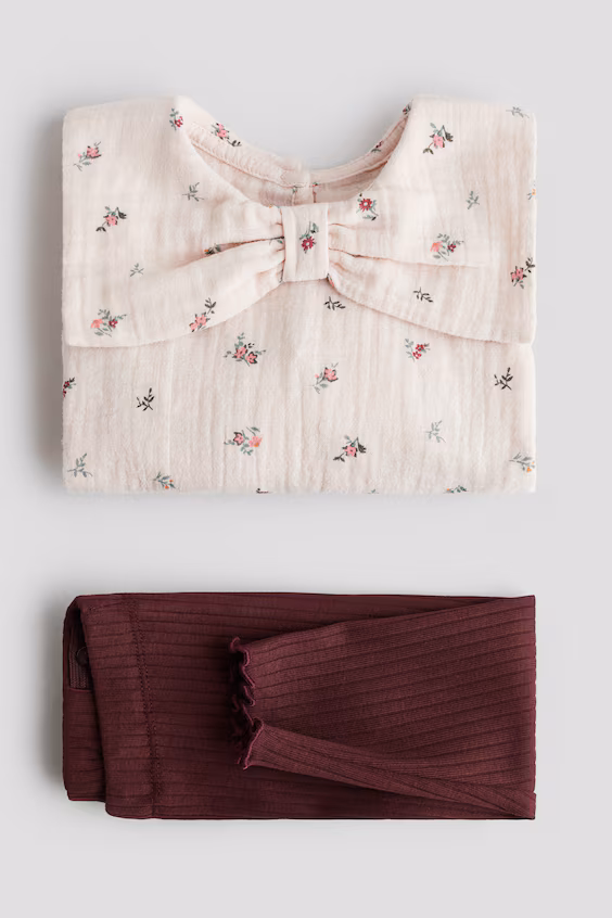 Комплект блузы и леггинсов