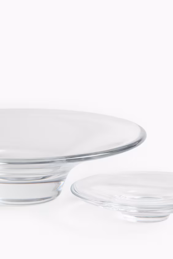 Маленькая бокал в стекле