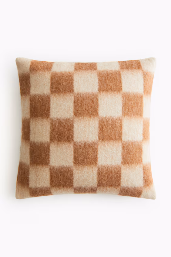 Подушечный чехол в клетку из шерсти