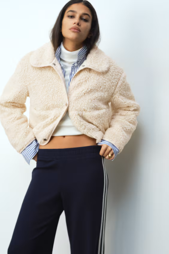 Плюшевое пальто с воротником