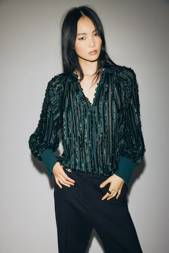 Блуза с завязками на горловине