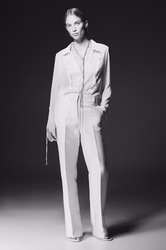 Классические брюки с высокой талией